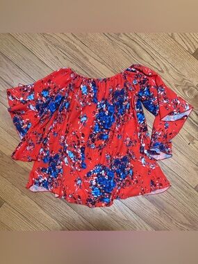 Women’s off shoulder floral top
